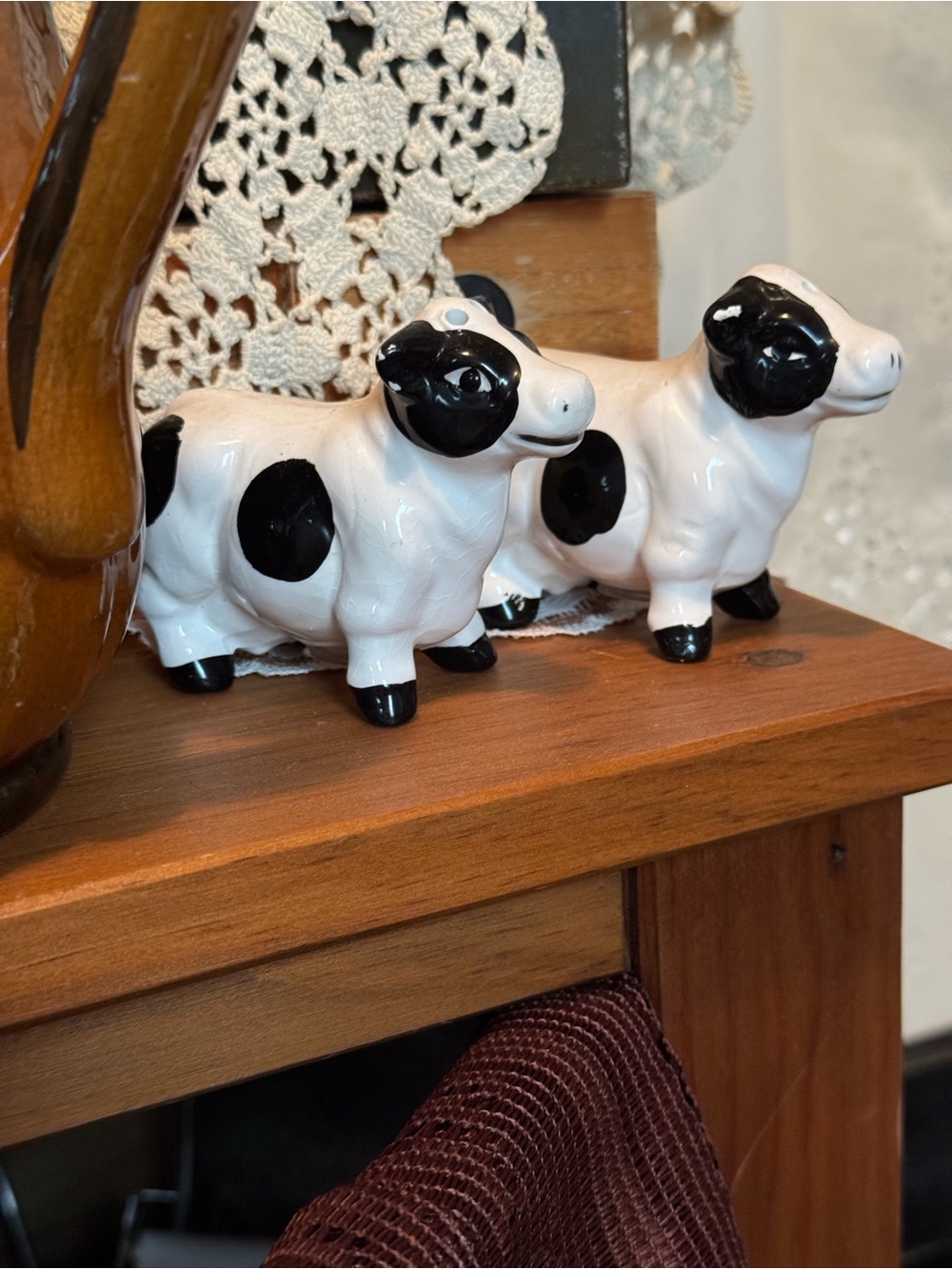 Black & White Ceramic Cow Salt and Pepper Shakers - Kitchen Décor